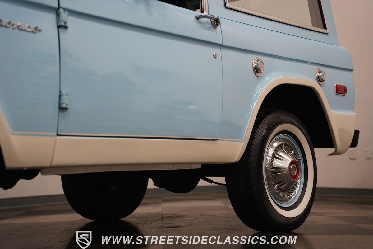 Ford-Bronco-1975-SUV-26