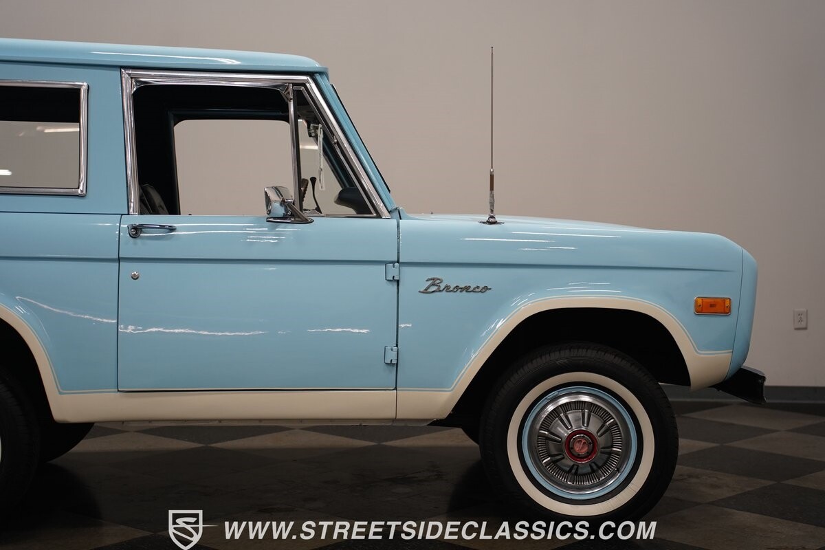 Ford-Bronco-1975-SUV-35
