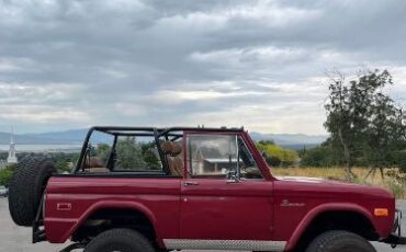 Ford-Bronco-1976-Cherry-Apple-Red-Walnut-1