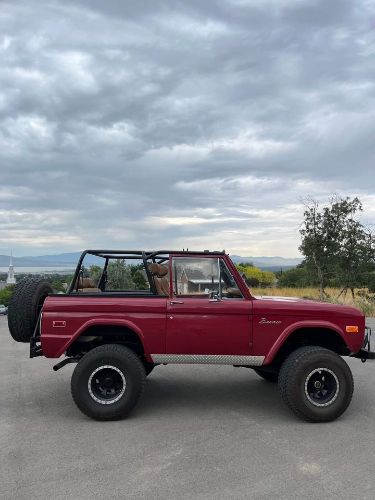Ford-Bronco-1976-Cherry-Apple-Red-Walnut-1