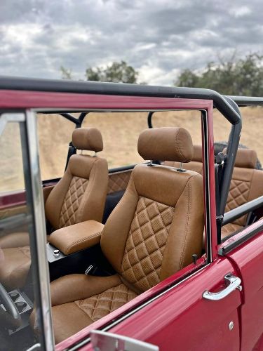 Ford-Bronco-1976-Cherry-Apple-Red-Walnut-10
