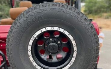 Ford-Bronco-1976-Cherry-Apple-Red-Walnut-2