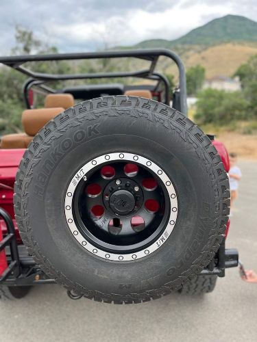 Ford-Bronco-1976-Cherry-Apple-Red-Walnut-2