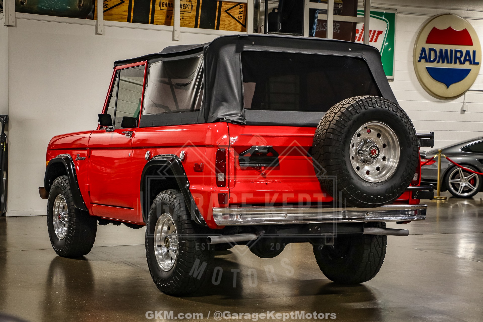 Ford-Bronco-1976-Red-White-2