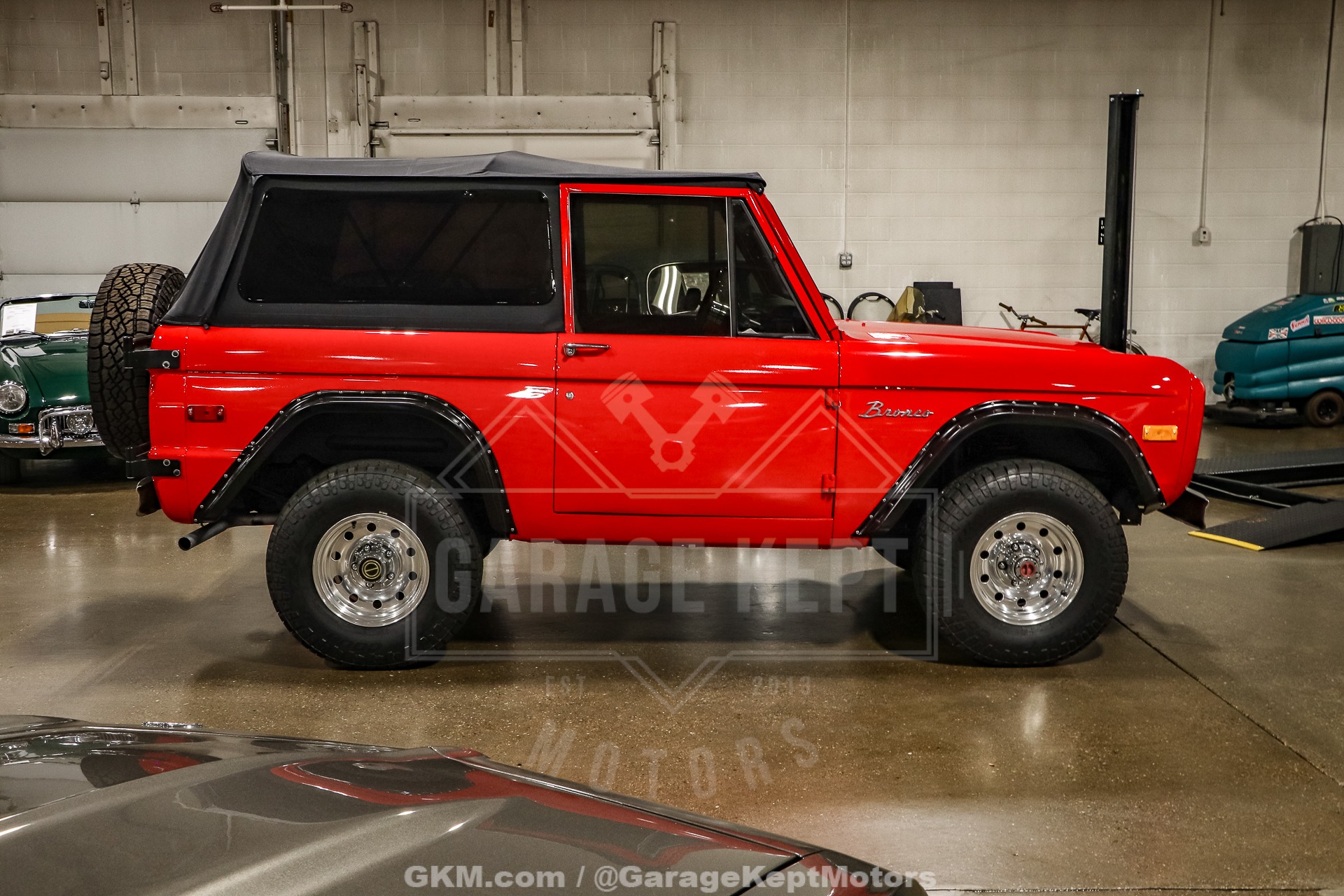 Ford-Bronco-1976-Red-White-20