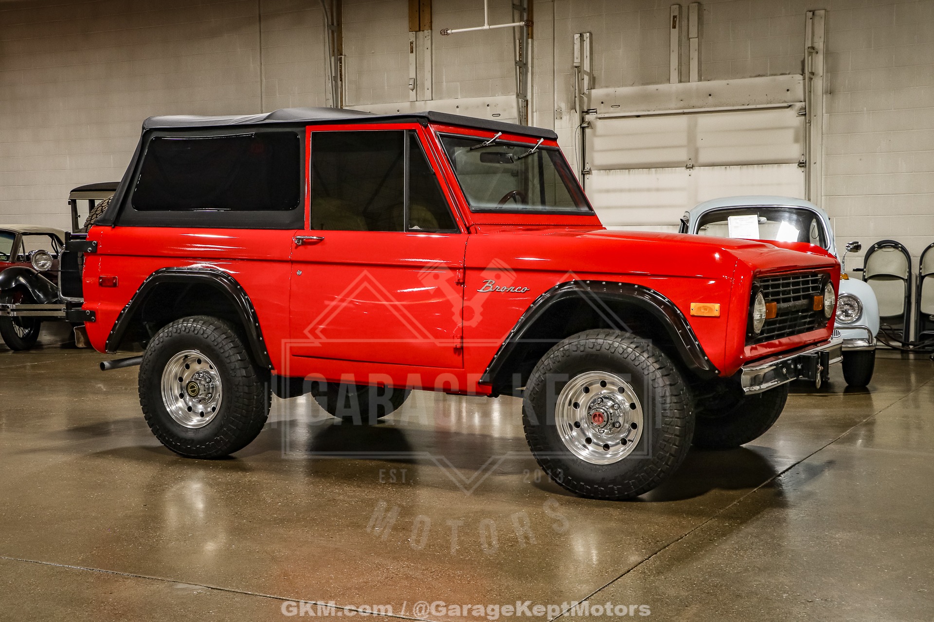 Ford-Bronco-1976-Red-White-21
