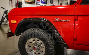 Ford-Bronco-1976-Red-White-36