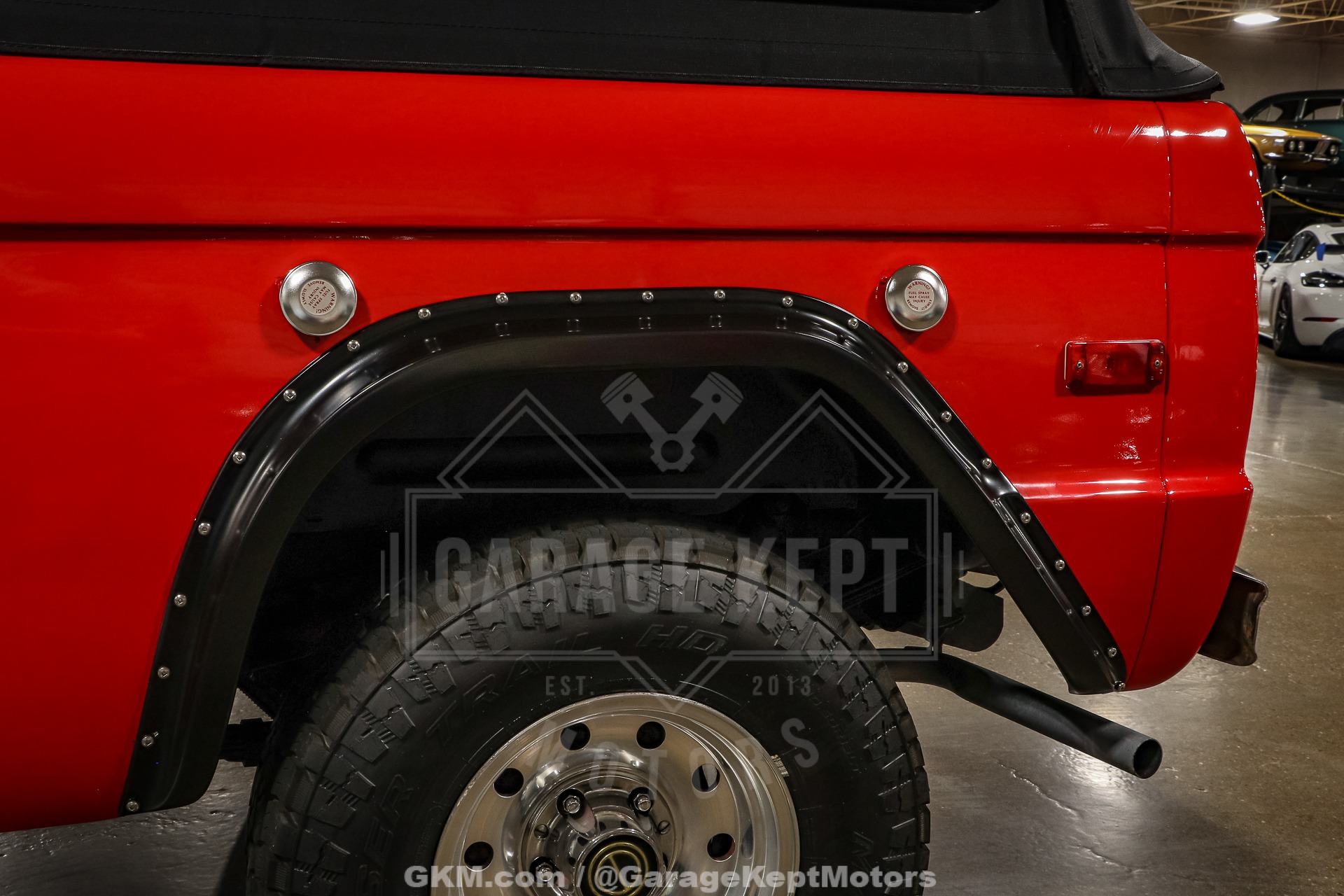 Ford-Bronco-1976-Red-White-39