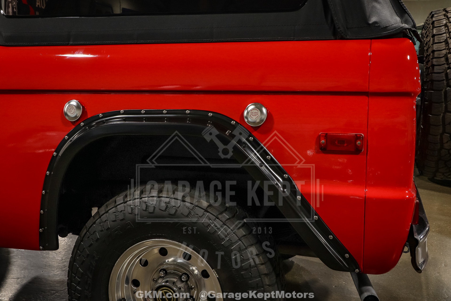 Ford-Bronco-1976-Red-White-40