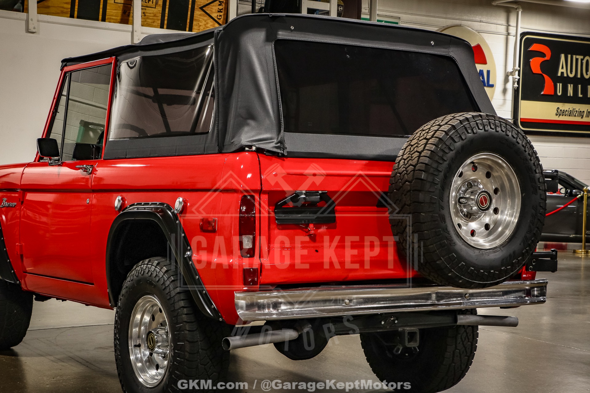 Ford-Bronco-1976-Red-White-43