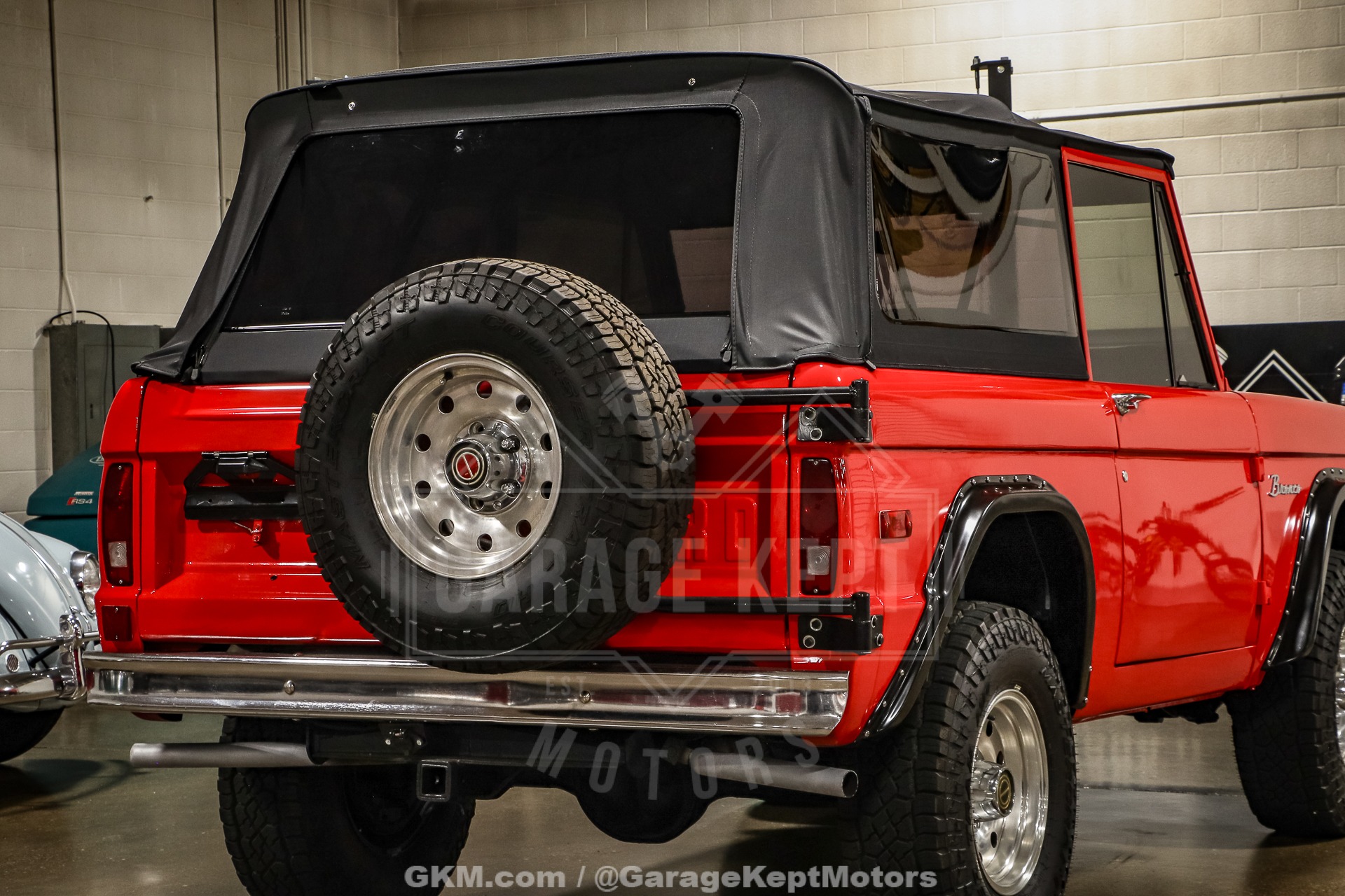 Ford-Bronco-1976-Red-White-48