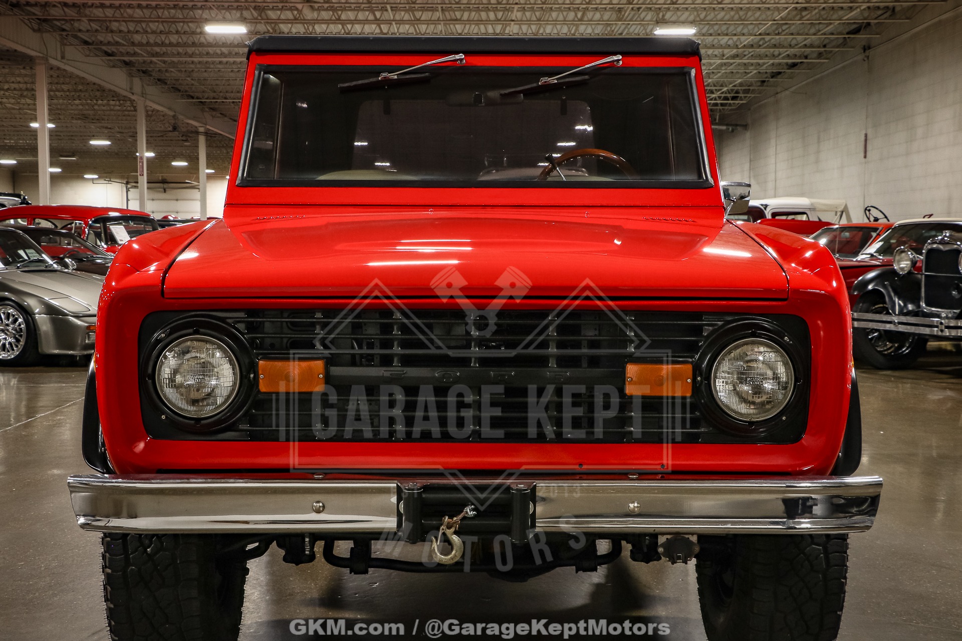 Ford-Bronco-1976-Red-White-5