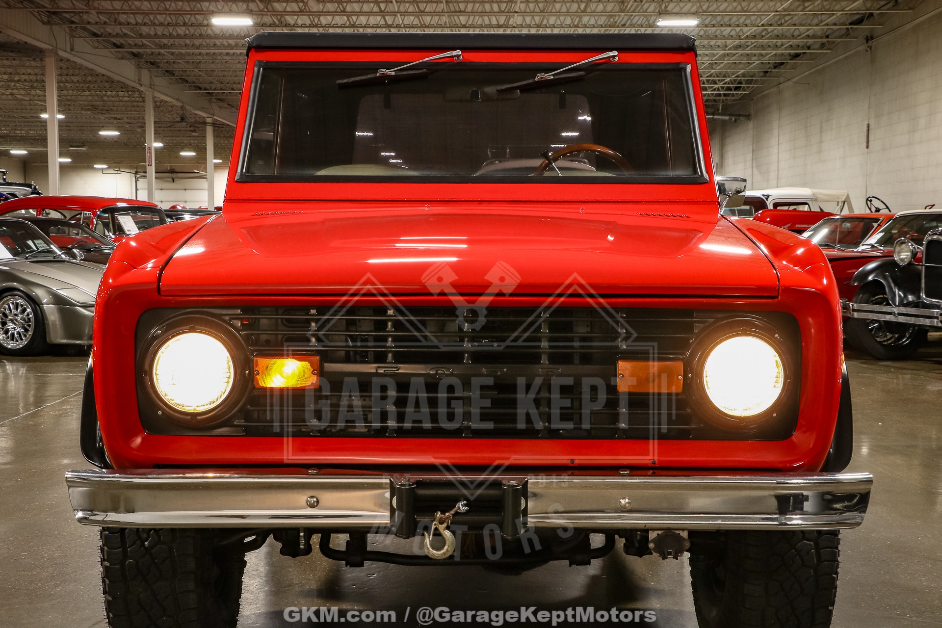 Ford-Bronco-1976-Red-White-6