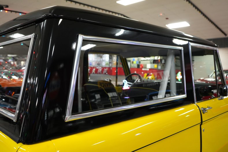 Ford-Bronco-1976-Yellow-Black-23