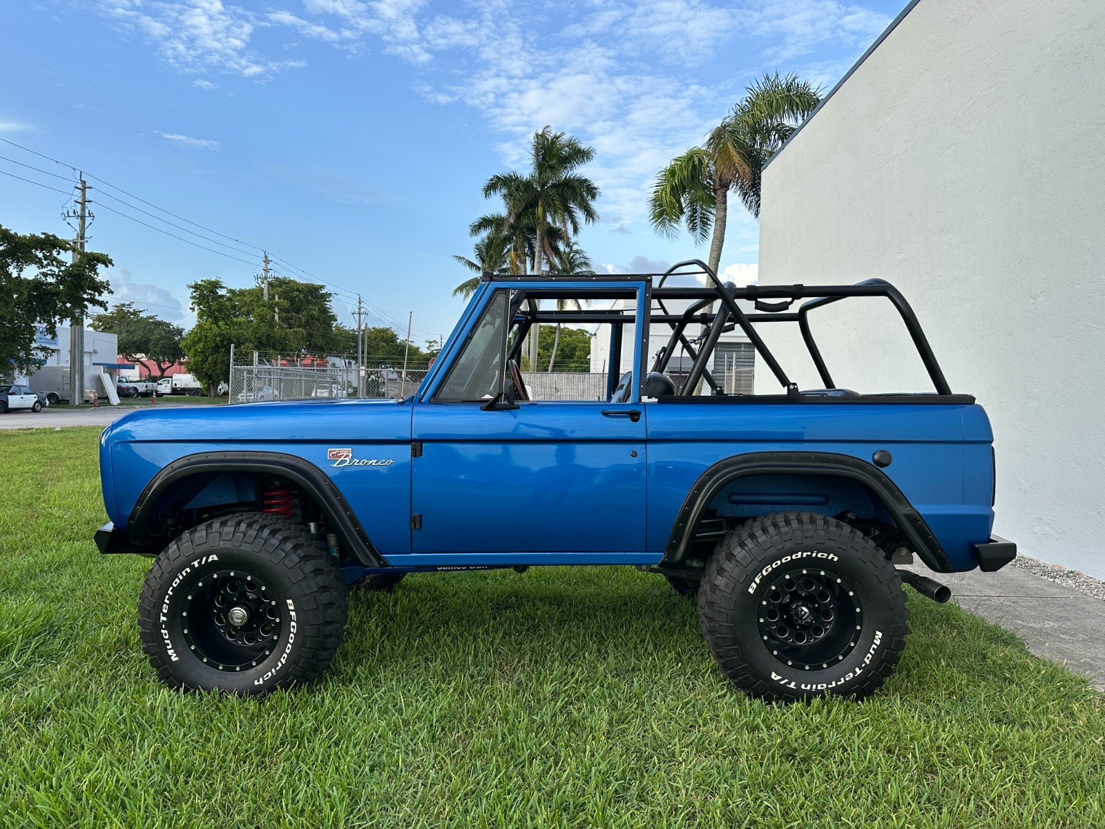 Ford-Bronco-1977-13