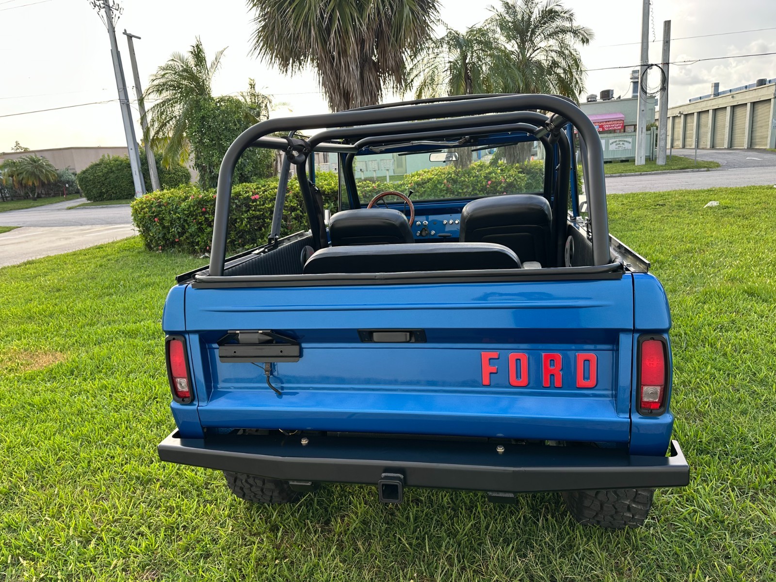 Ford-Bronco-1977-16