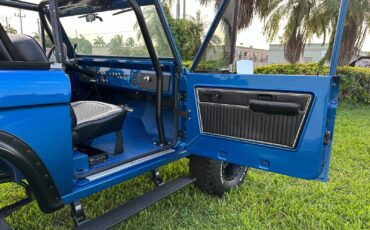 Ford-Bronco-1977-24