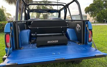 Ford-Bronco-1977-31