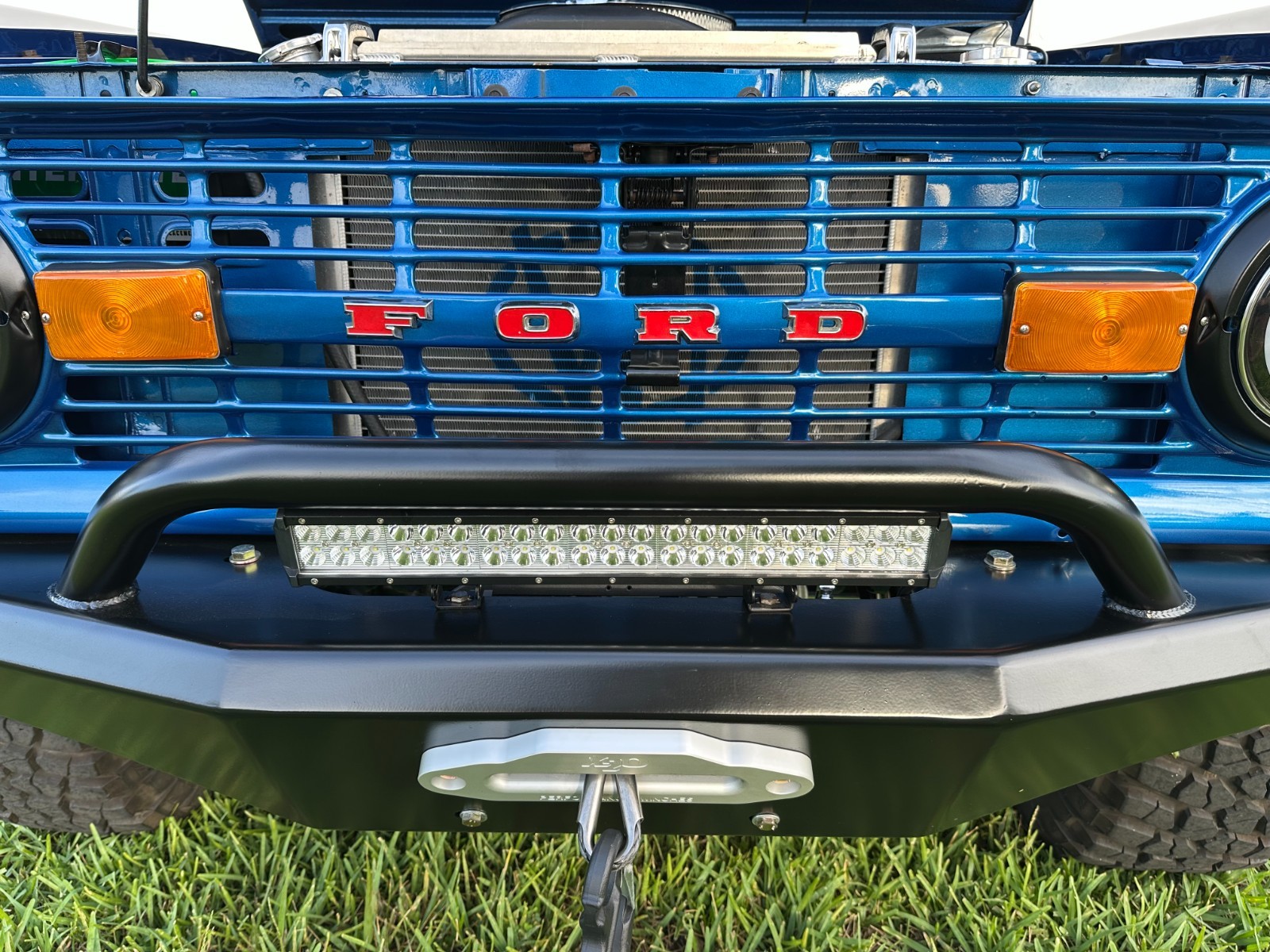 Ford-Bronco-1977-32