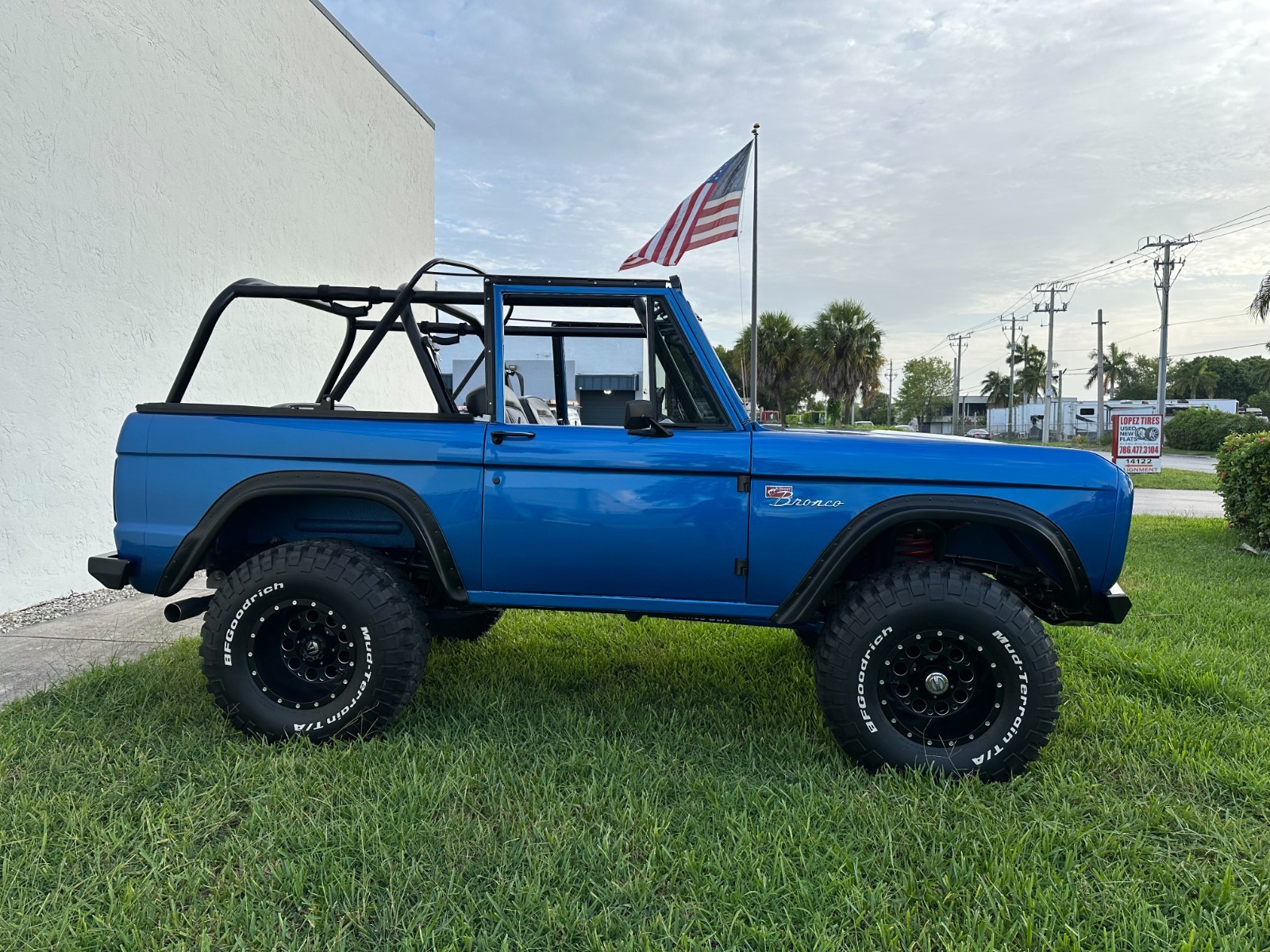 Ford-Bronco-1977-4