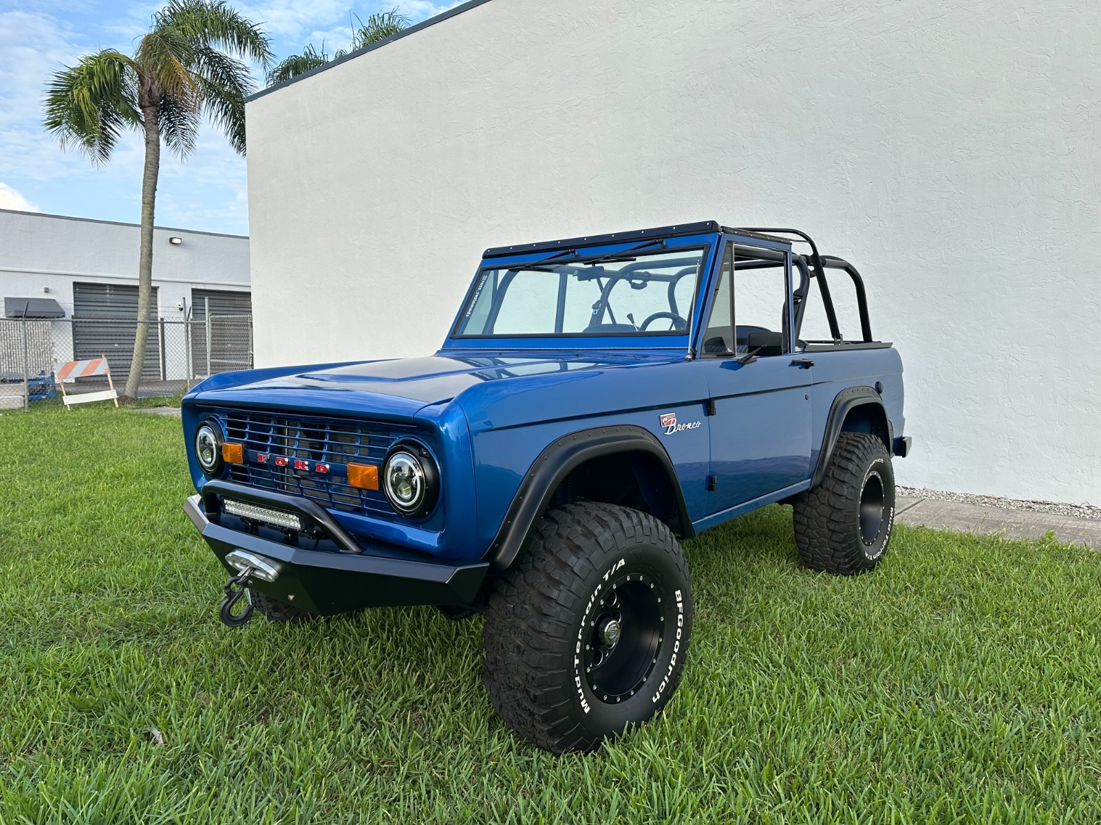 Ford-Bronco-1977