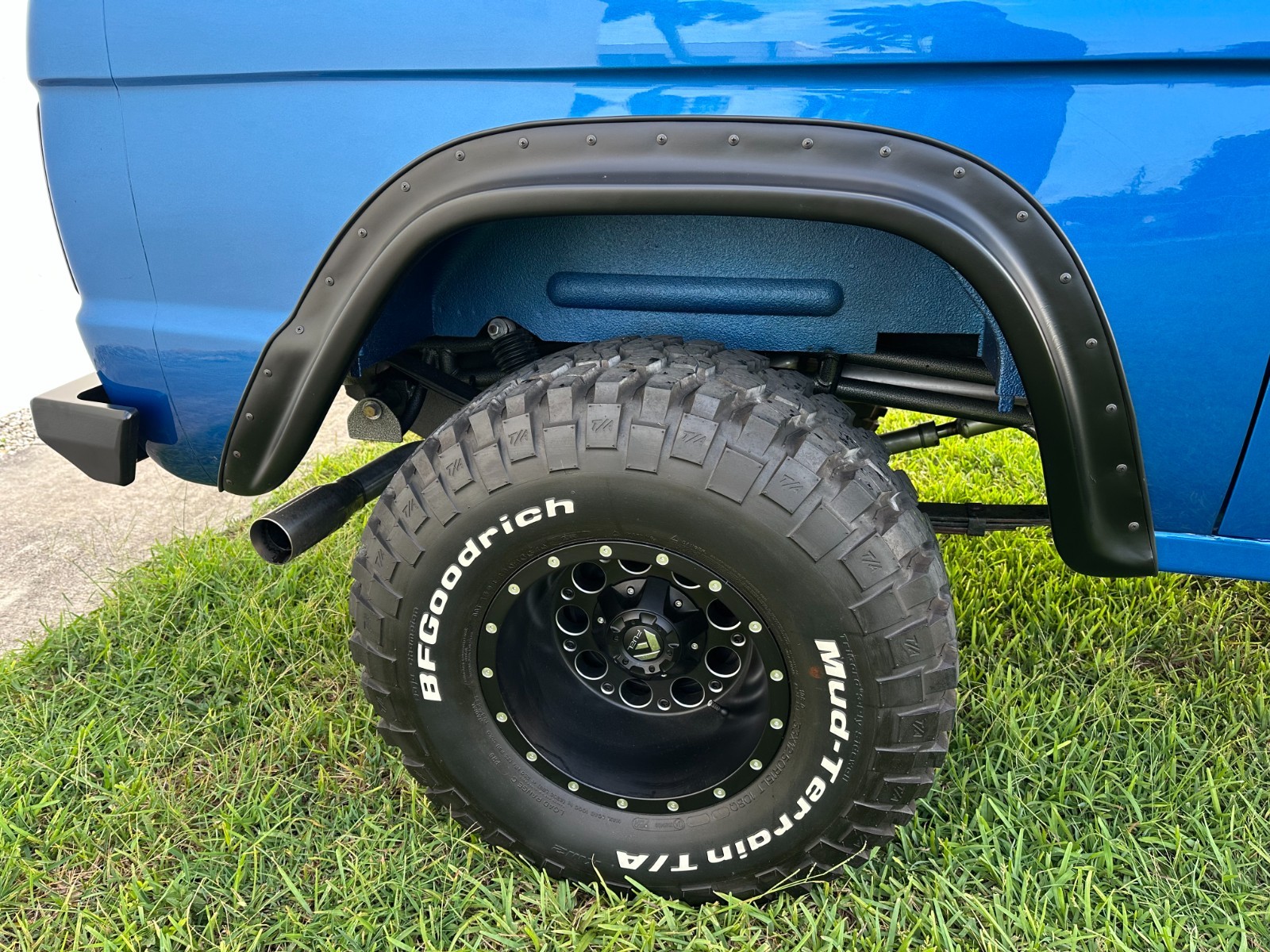Ford-Bronco-1977-6