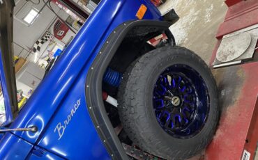 Ford-Bronco-1977-Blue-Black-24