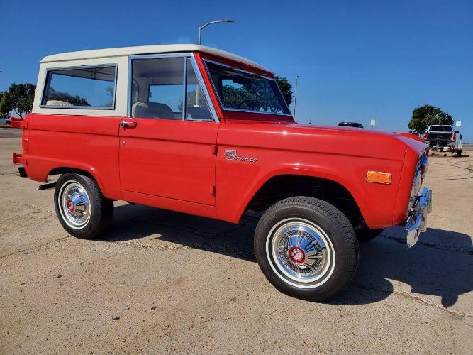 Ford-Bronco-1977-Bright-RedWimbledon-1