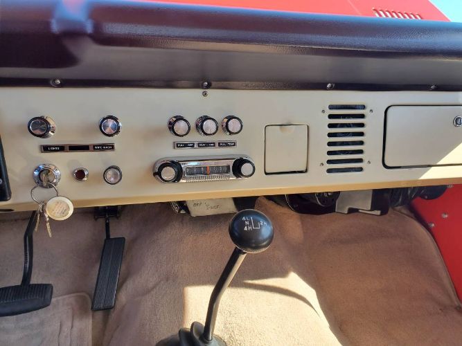 Ford-Bronco-1977-Bright-RedWimbledon-15