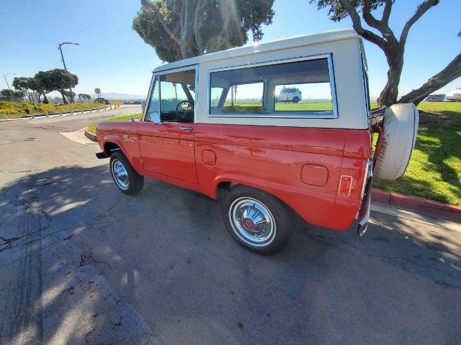 Ford-Bronco-1977-Bright-RedWimbledon-2