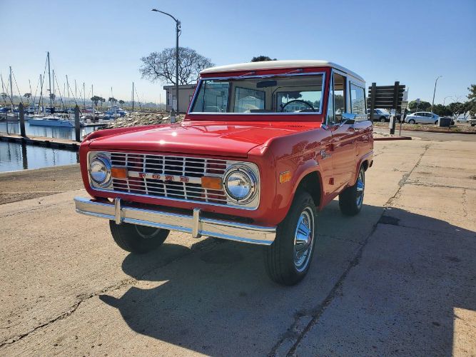 Ford-Bronco-1977-Bright-RedWimbledon-22