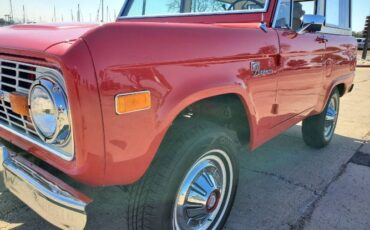Ford-Bronco-1977-Bright-RedWimbledon-9