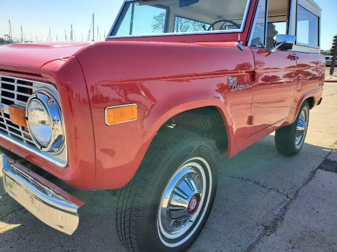 Ford-Bronco-1977-Bright-RedWimbledon-9