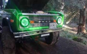 Ford-Bronco-1977-Green-10