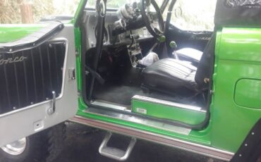 Ford-Bronco-1977-Green-11