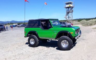 Ford-Bronco-1977-Green-18