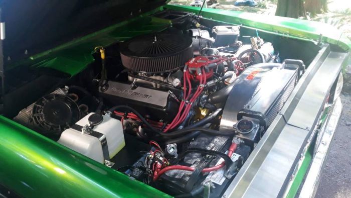 Ford-Bronco-1977-Green-5