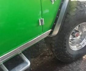 Ford-Bronco-1977-Green-7