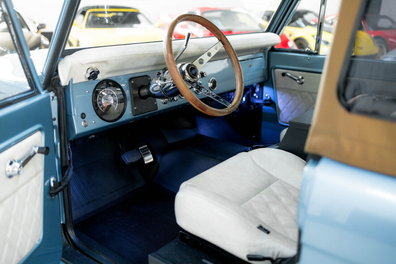 Ford-Bronco-1977-SUV-1