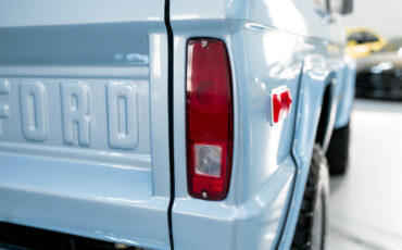 Ford-Bronco-1977-SUV-23