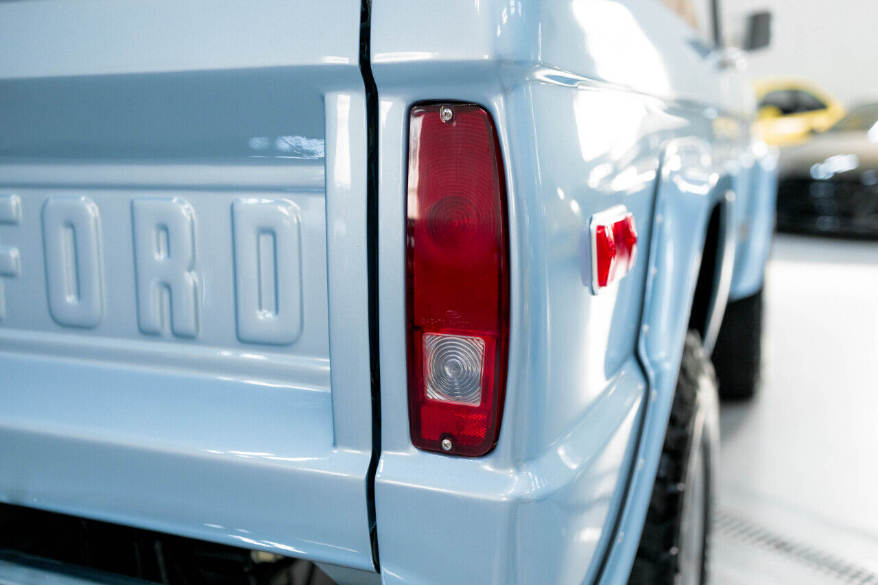 Ford-Bronco-1977-SUV-23
