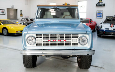 Ford-Bronco-1977-SUV-3
