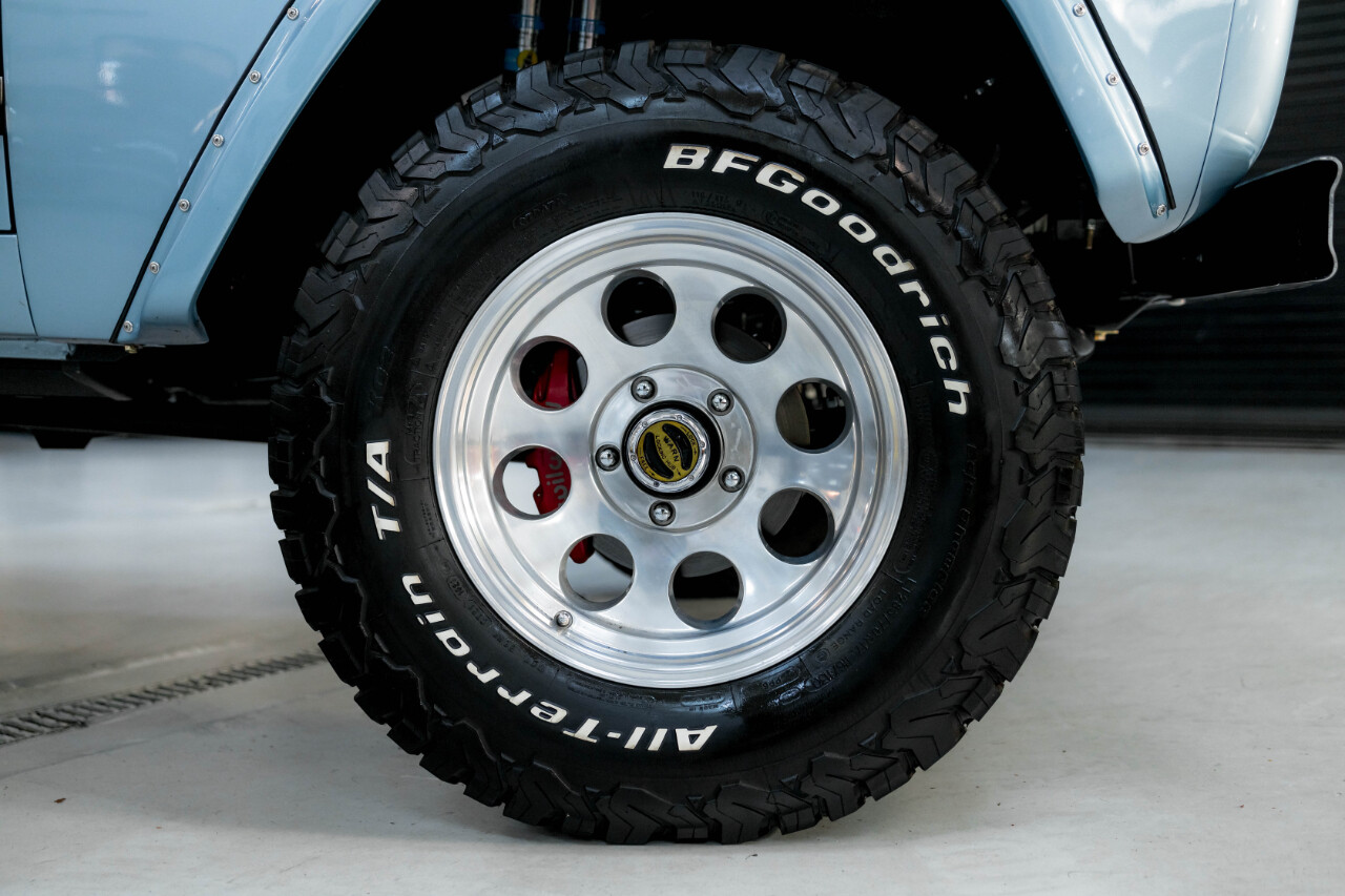 Ford-Bronco-1977-SUV-30