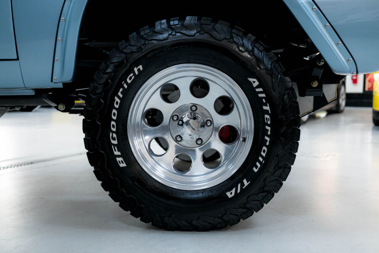 Ford-Bronco-1977-SUV-32