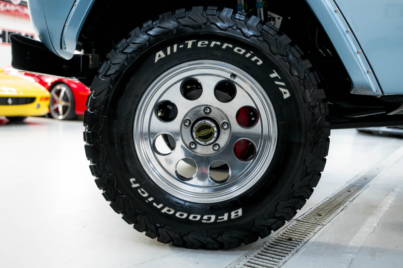 Ford-Bronco-1977-SUV-33