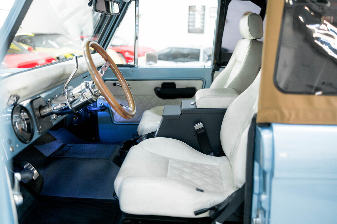 Ford-Bronco-1977-SUV-38