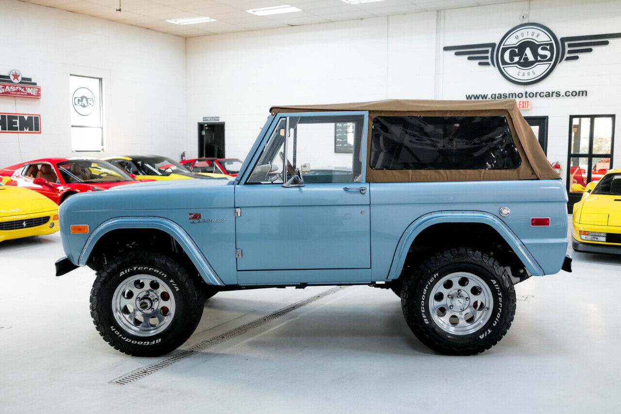 Ford-Bronco-1977-SUV-4