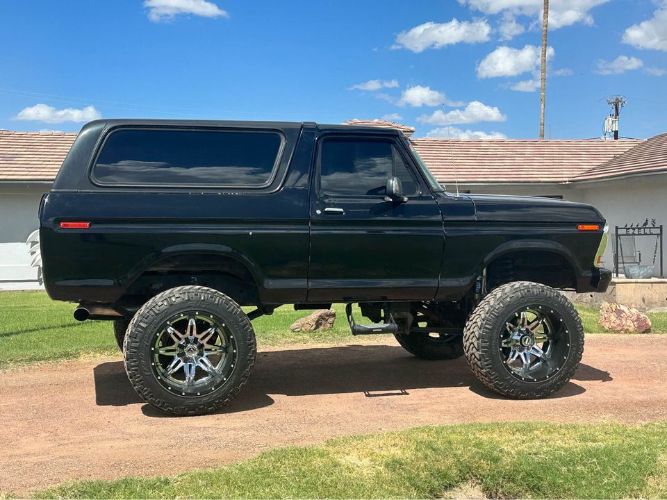 Ford-Bronco-1978-Black-Black-16