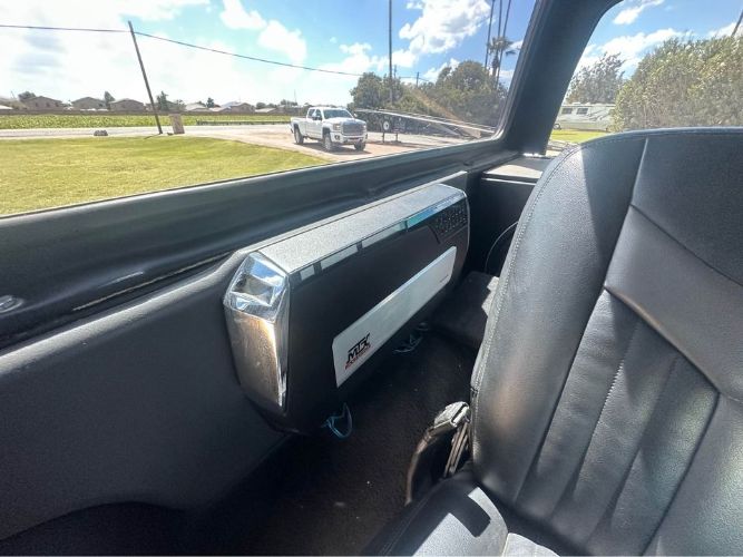 Ford-Bronco-1978-Black-Black-9