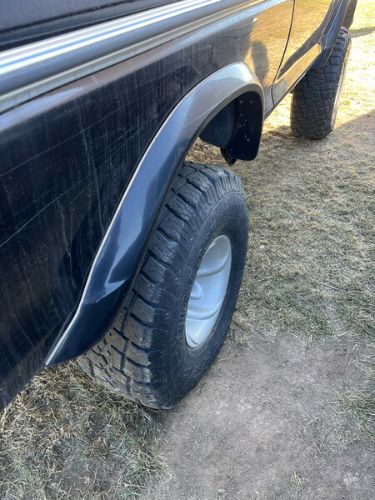 Ford-Bronco-1978-Black-Red-1